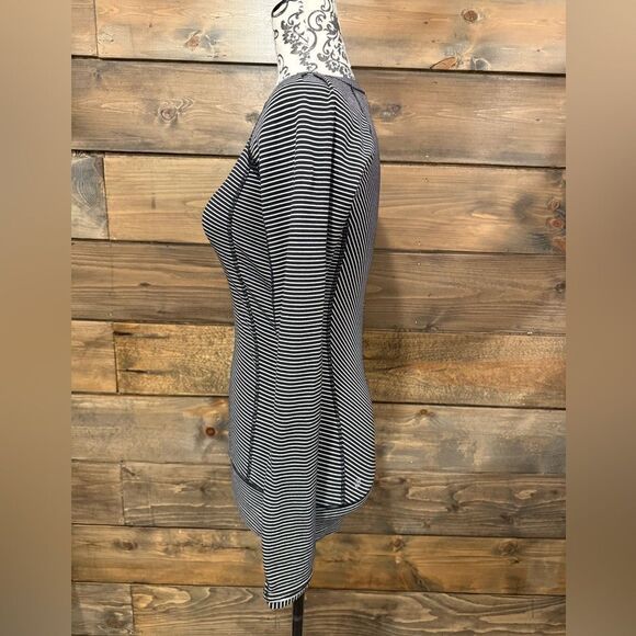 Lululemon Long Sleeve​ - Picture 4 of 6